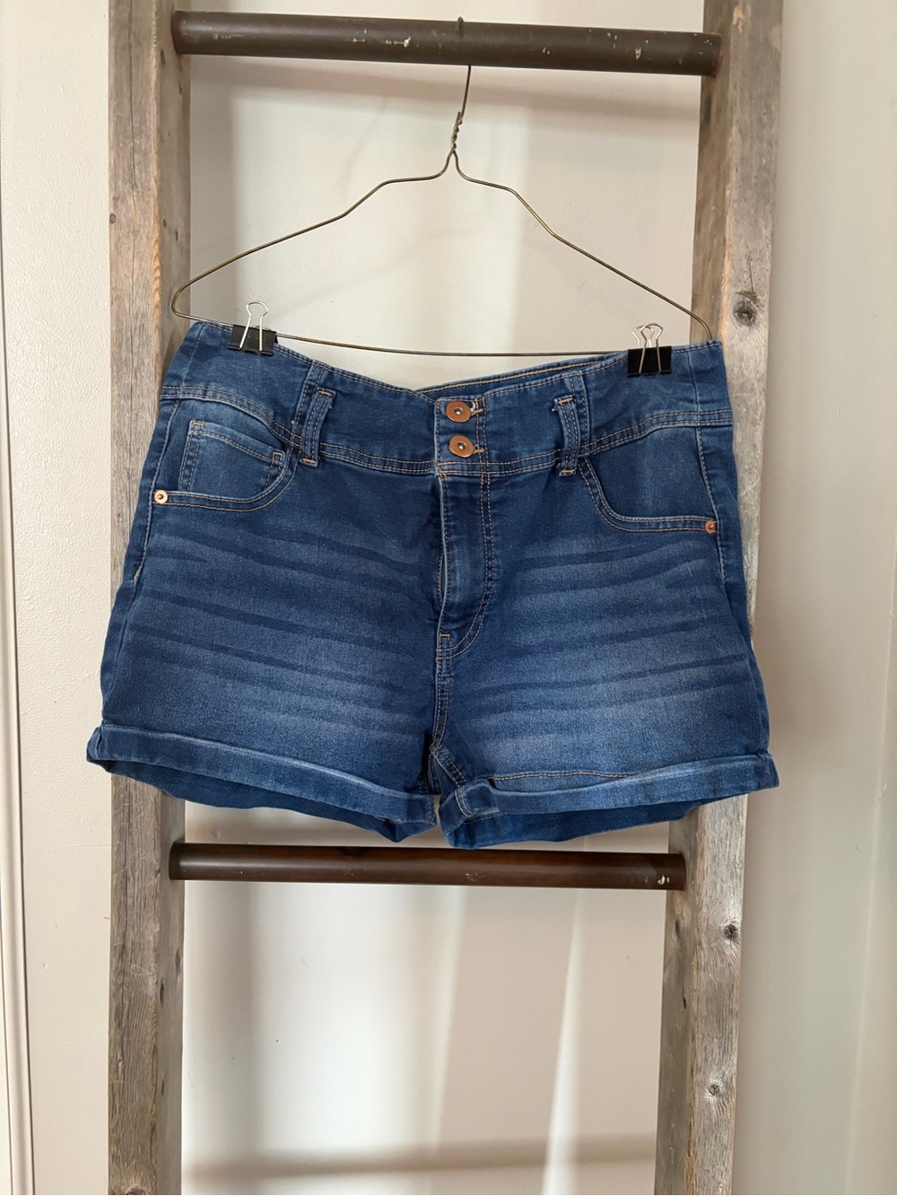 No Boundaries Double-Button Dark Blue Denim Shorts